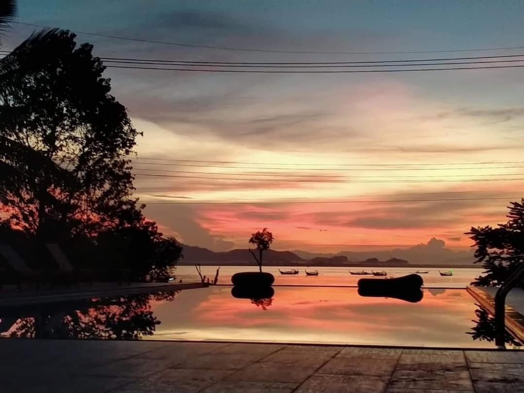 Kohmook The Sun Great Resort Ko Mook Bagian luar foto
